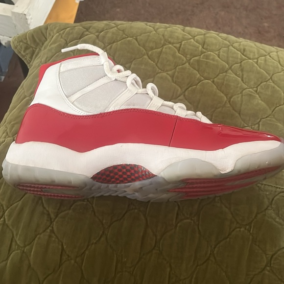Jordan 11 - Picture 4 of 5